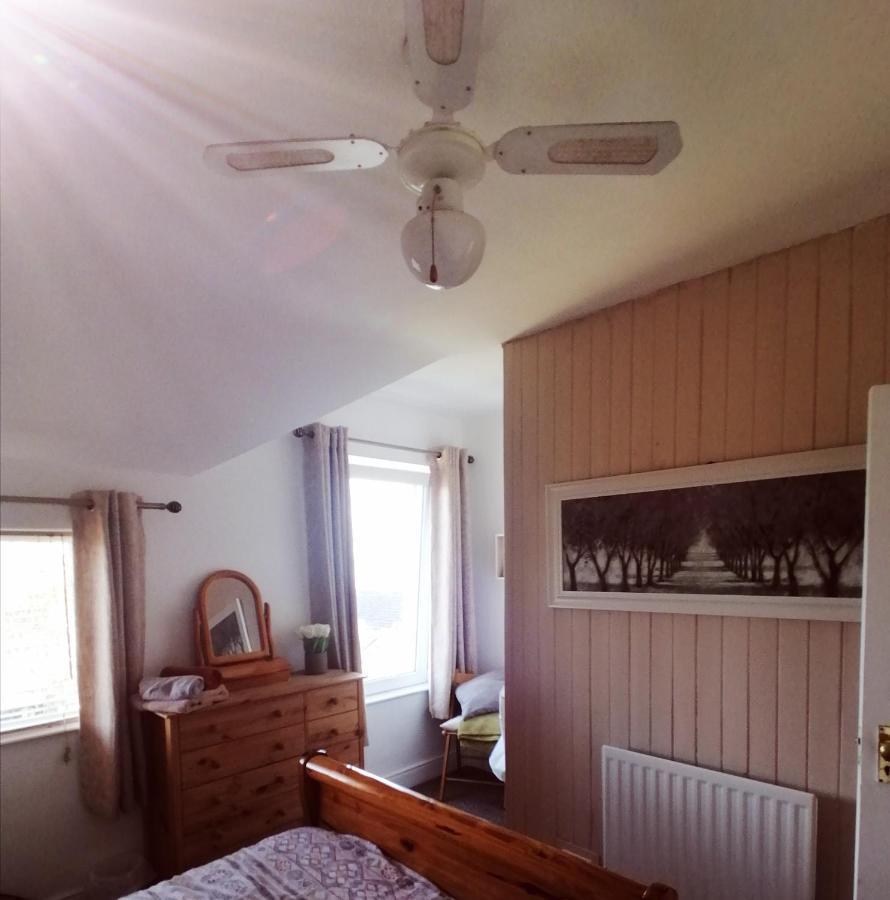 Castle Hill Cottage & Paddlers Retreat Ballywalter ภายนอก รูปภาพ